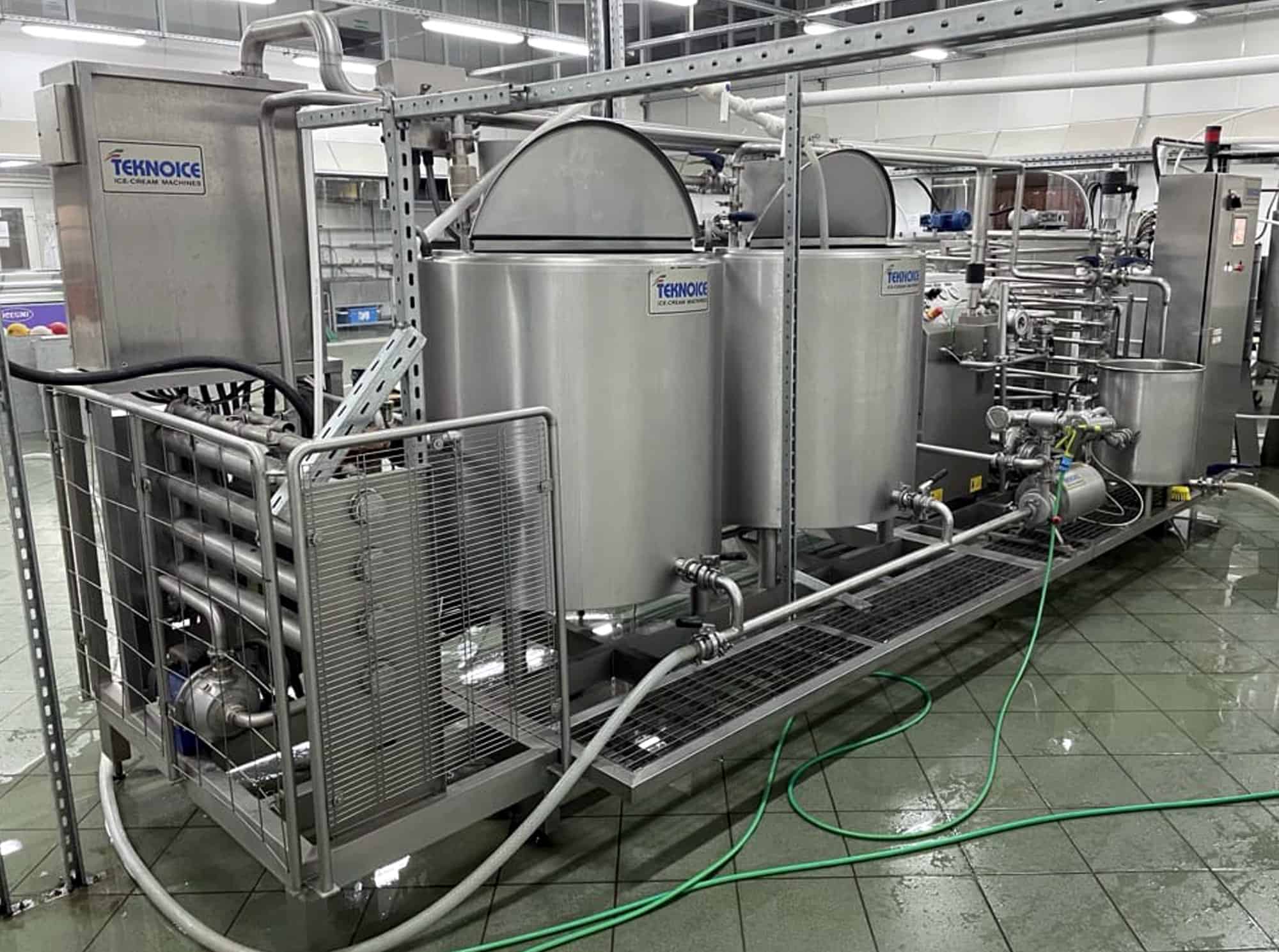 Pohled zleva of Teknoice HTST 600
